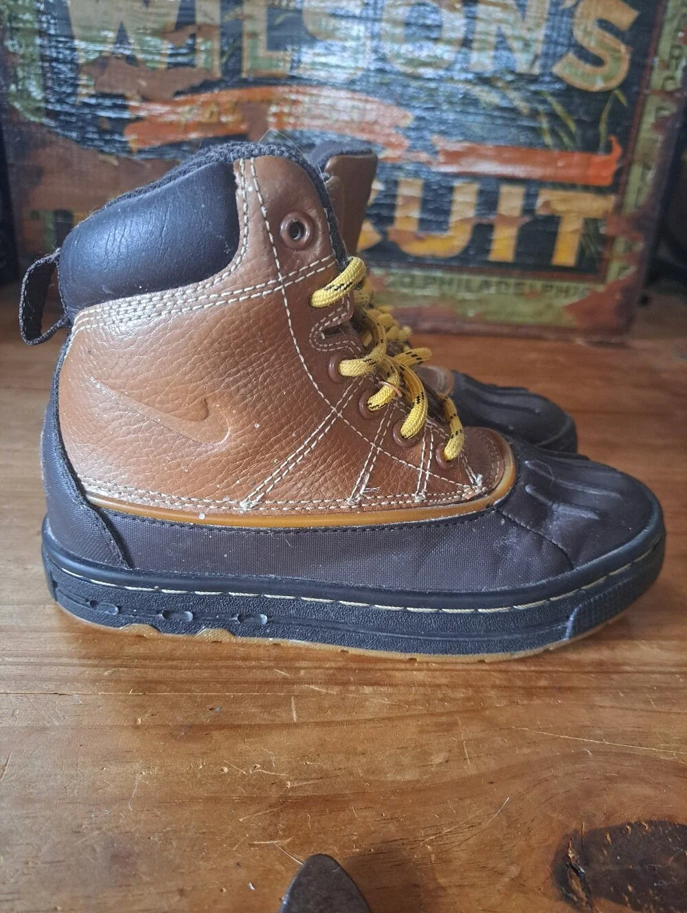 Nike ACG Woodside Waterproof Outdoor Boots Kids Size 12C Leather 415079-200